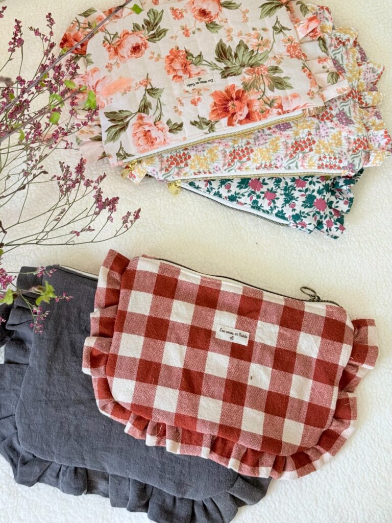 Trousse de toilette plate à volants – Image 3