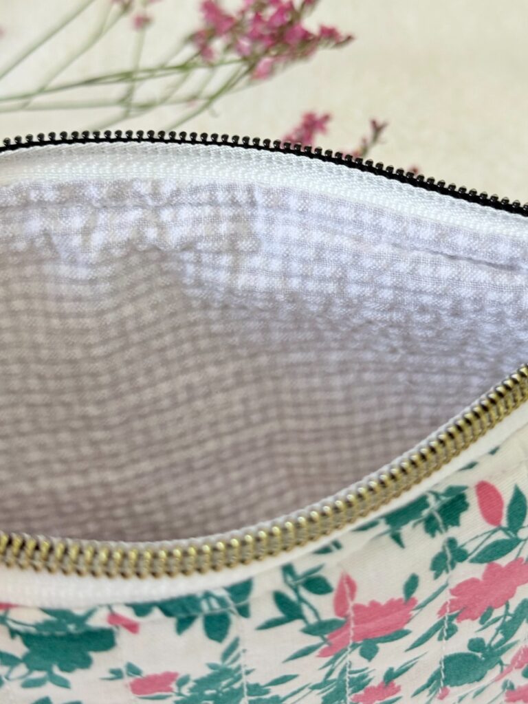 Trousse de toilette plate à volants – Image 2