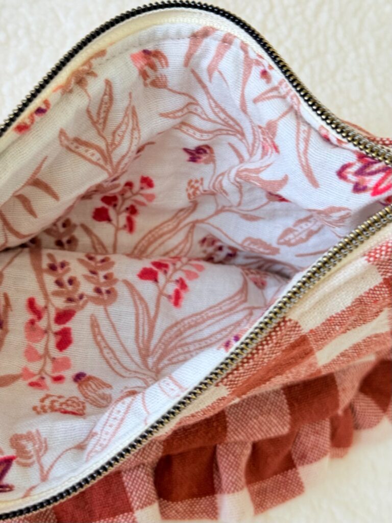 Trousse de toilette plate à volants – Image 2