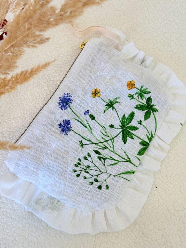 Trousse de toilette plate à volants – Image 3