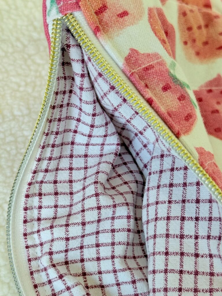 Trousse de toilette plate à volants – Image 3