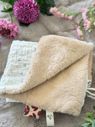 Cuddle cloth